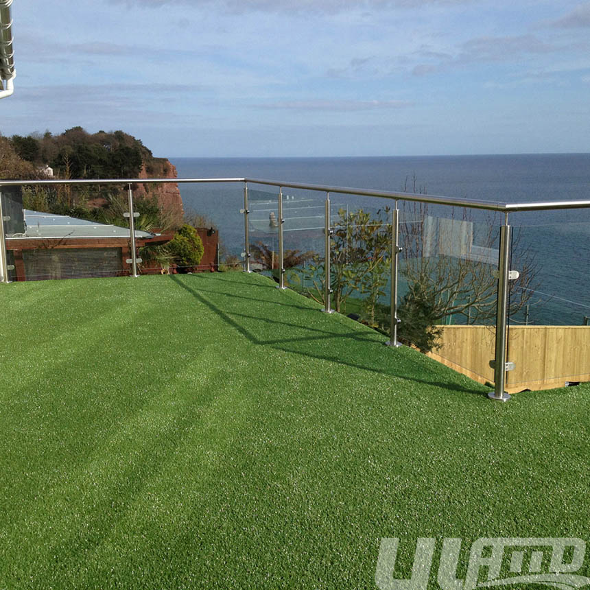 陽臺上的仿真草坪