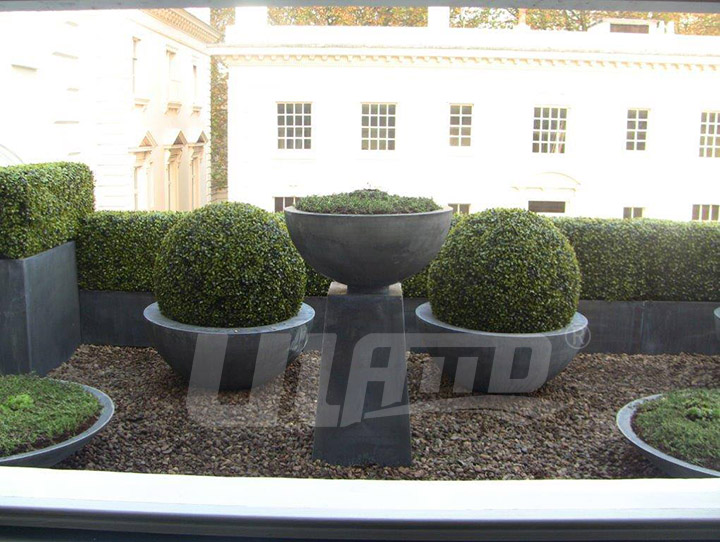 塑料草球用于庭院裝飾