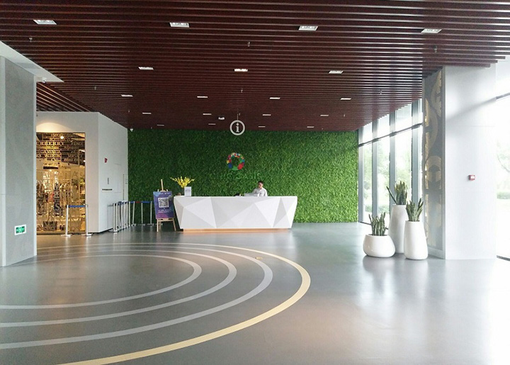 商場服務臺植物背景墻